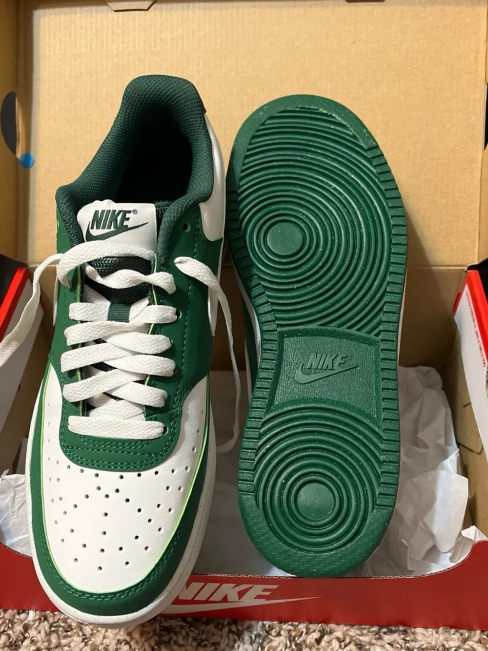 Nike Men’s Low-Top Sneakers in White and Green